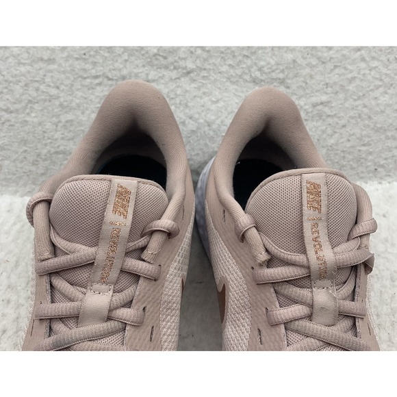Nike Revolution 5 Running Shoes Womens Size 10 Rose Gold Athletic BQ3207-600‎ - Picture 4 of 12